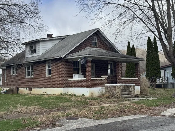 1114 3rd Ave, Marlinton, WV 24954