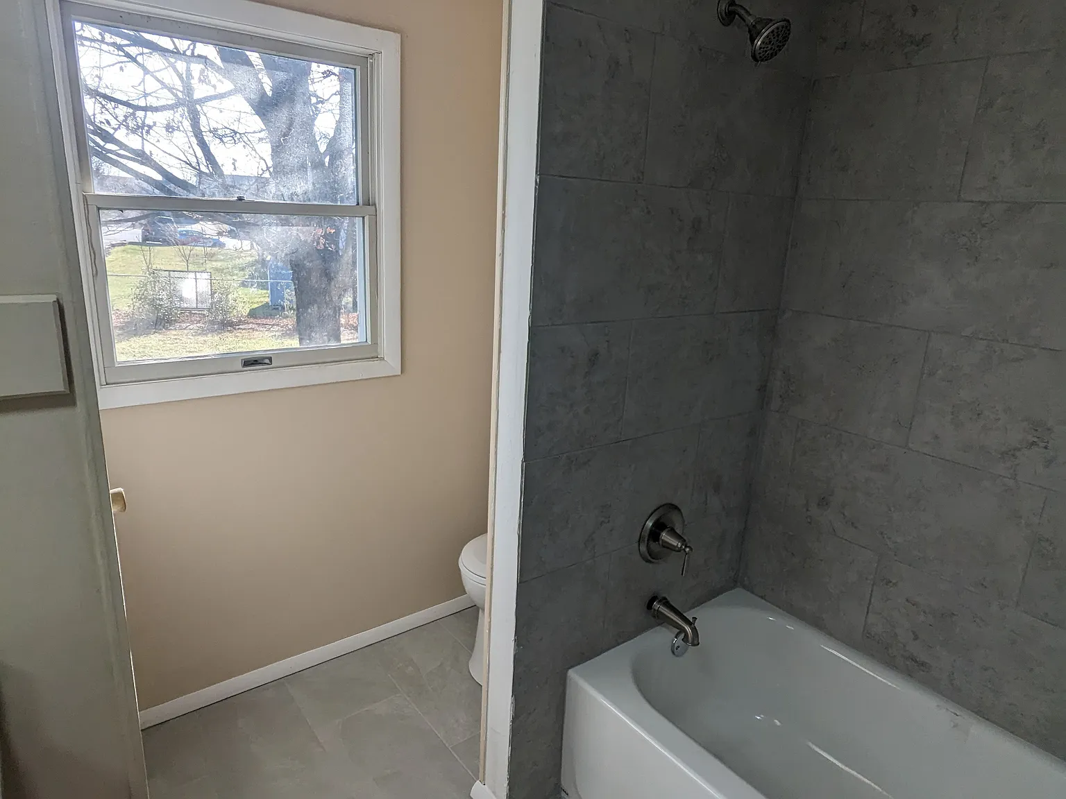 4 bed, 1900 sqft, $2,450 — Photo 3