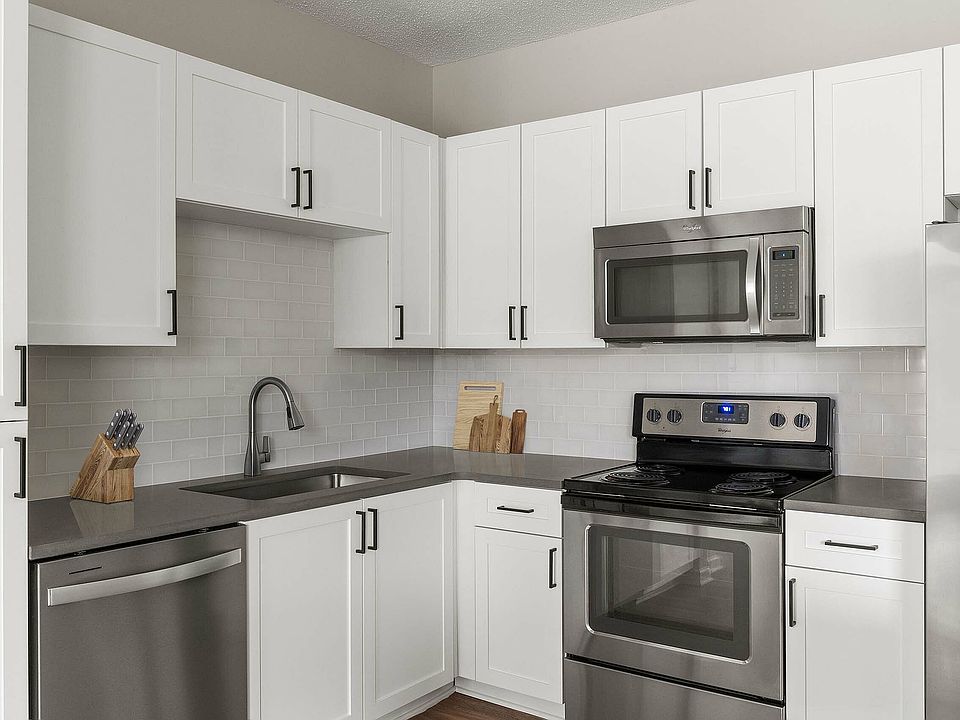 Farrington Midtown - Kitchen