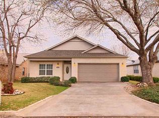 117 Firestone Pl, Meadowlakes, TX 78654