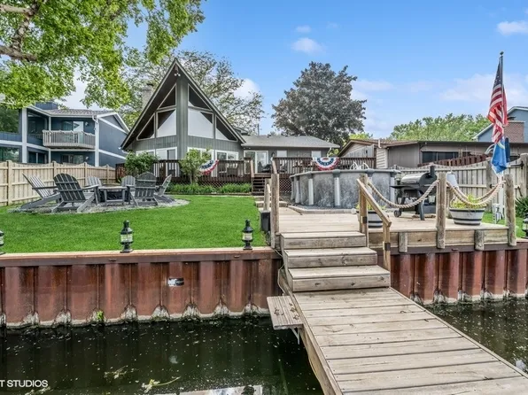 610 McHenry Ave, McHenry, IL 60050