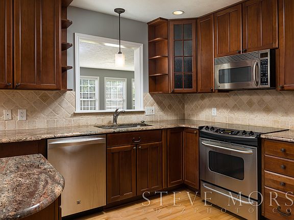 4th image of 1532 Ridgewood Ave SE