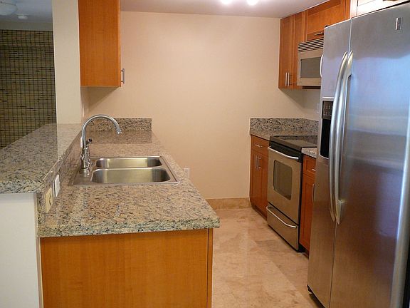 4th image of 1555 N Treasure Dr APT 412