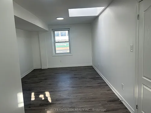 3 Simcoe St S #5 Photo 1