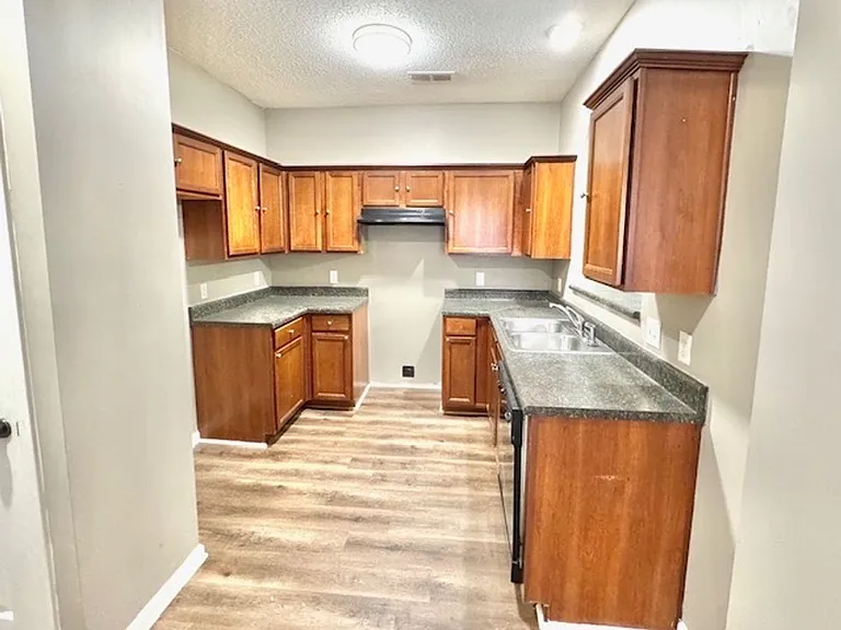 10226 Sterling Ridge Dr — Photo 11