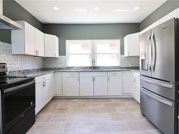 2nd image of 817 N Grant Ave