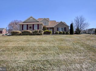 7107 Fairway Dr S, Fayetteville, PA 17222