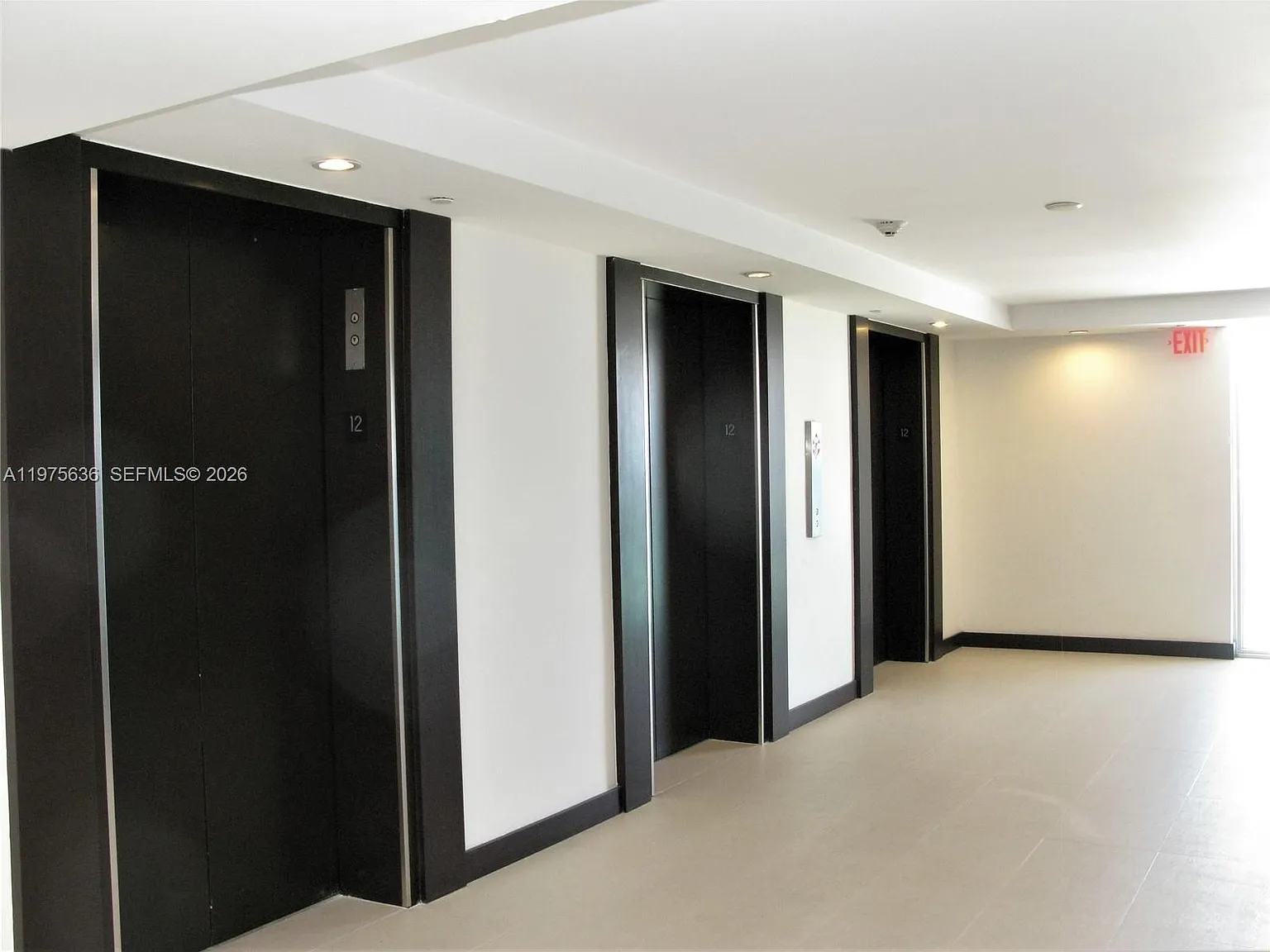 Arlen Beach Condo — Photo 3