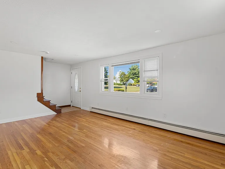 23 Hunt St #D — Photo 4