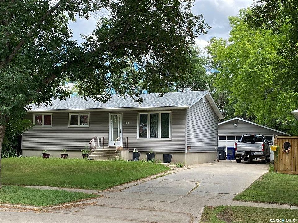 1st image of 444 McGillivray Dr