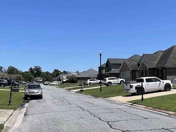 4th image of 10652 Braves Ave