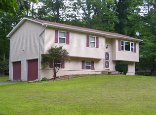 128 Estates Rd, Greentown, PA 18426