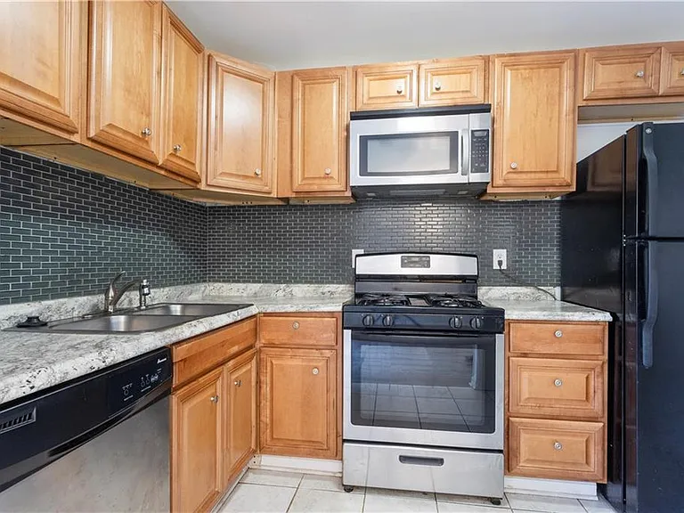 1585 Springleaf Point SE — Photo 9