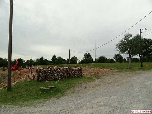 3rd image of 24809 E Highway 51