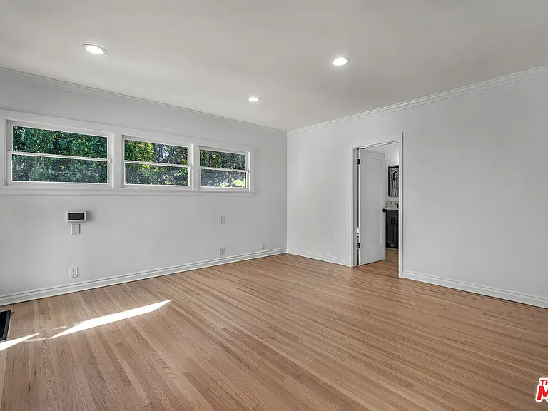 629 N Rexford Dr — Photo 15