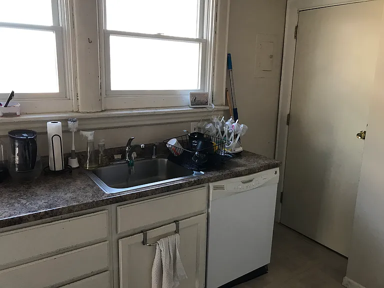 5539-5541 Beacon St #5539 — Photo 10
