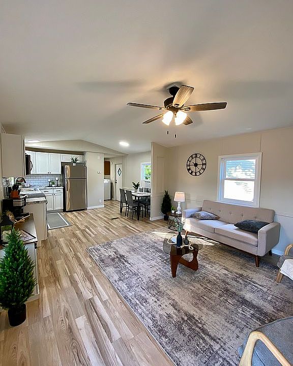 1st image of 21 Parkview Dr
