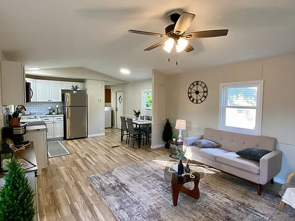 21 Parkview Dr, Vincennes, IN 47591