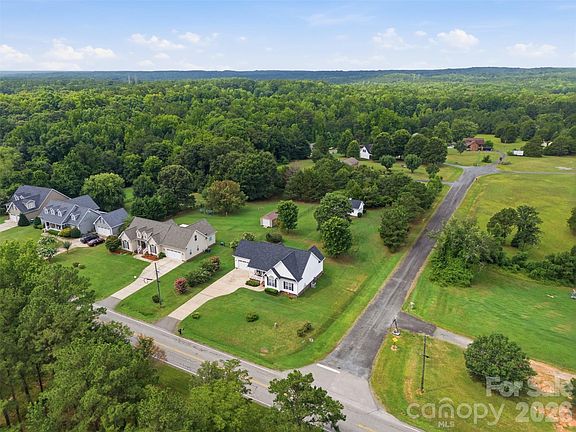 2nd image of 684 Pitts Rd