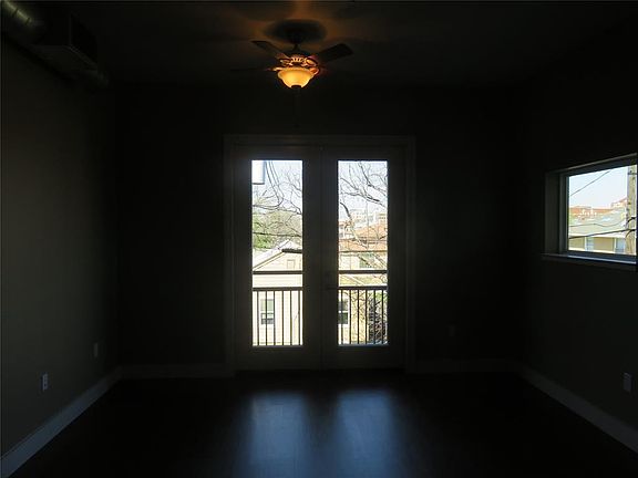 3rd image of 928 Travis Ave APT 207