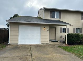 129 Villa Rd APT A, Kelso, WA 98626