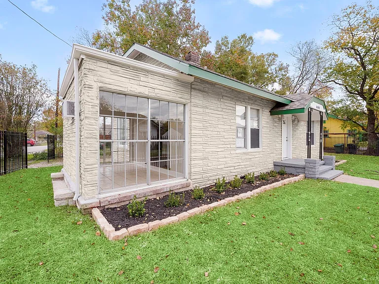 5001 McKinney St — Photo 20