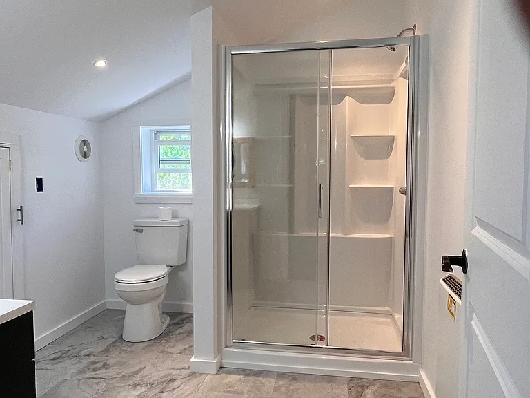 BATHROOM ENTRY