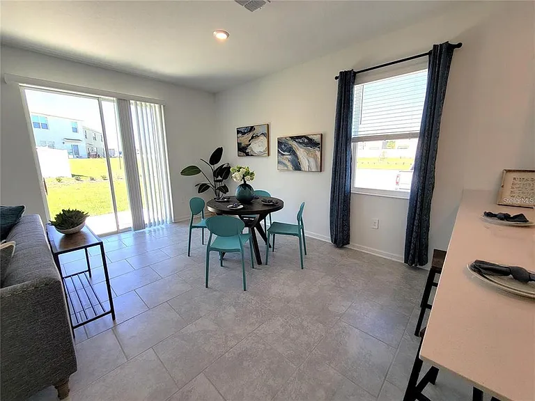 3318 Laurent Loop — Photo 14