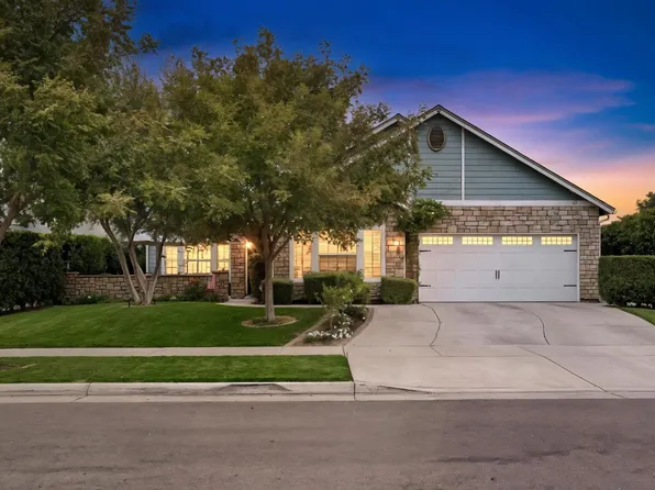 1932 W Hayward St, Hanford, CA 93230