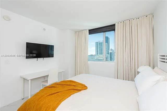 500 Brickell Ave — Photo 29
