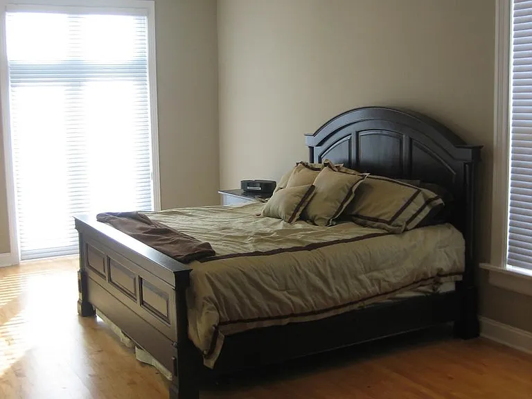 3319 N Southport Ave — Photo 11