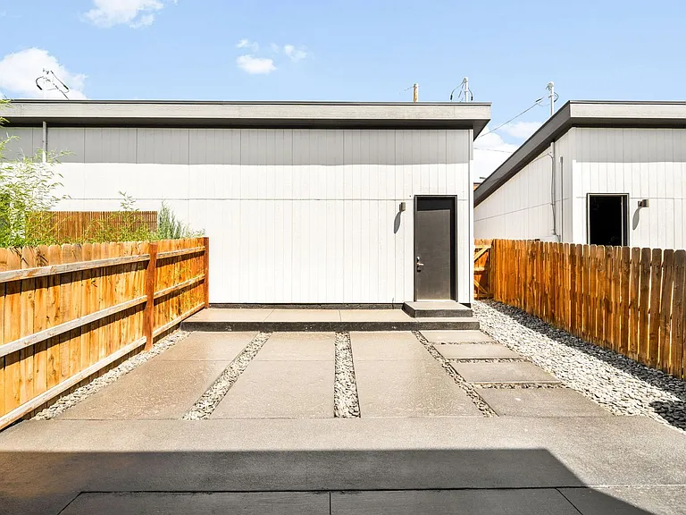1751 W 40th Ave — Photo 34