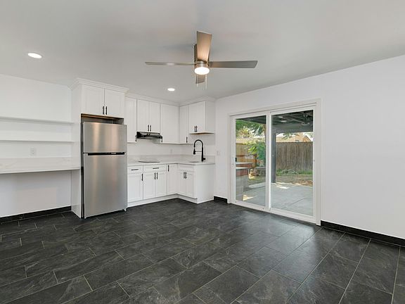 3rd image of 1615 Halo St #A