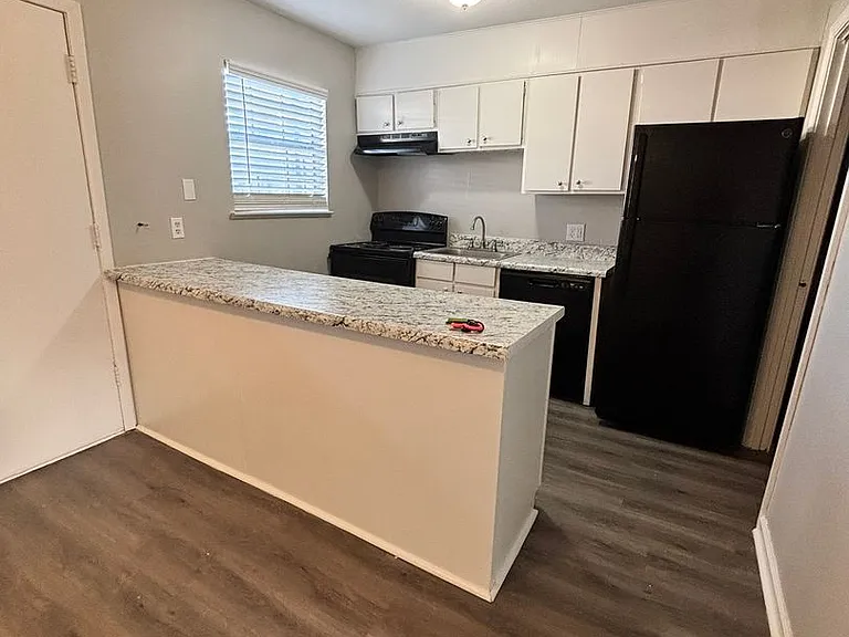 Blakely Place Apartments — Photo 20