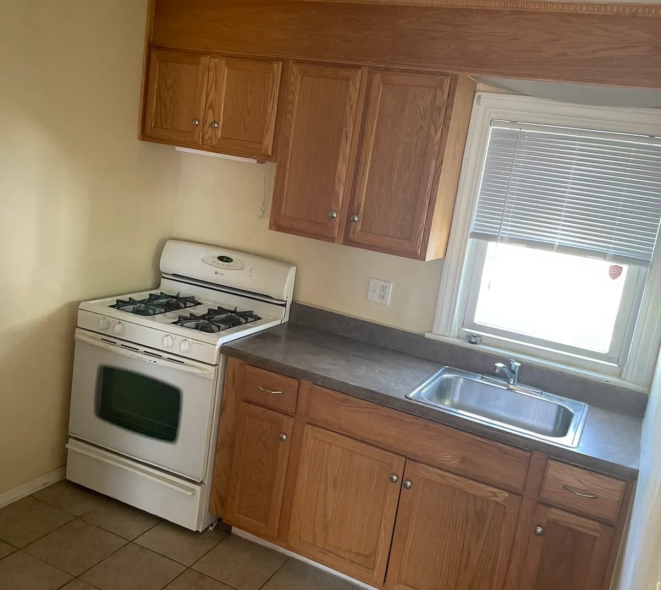 1 bed, 600 sqft, $1,300 — Photo 3