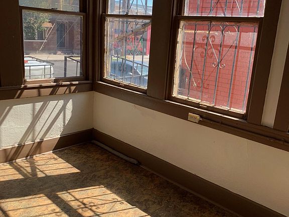 3rd image of 1030 Wyoming Ave