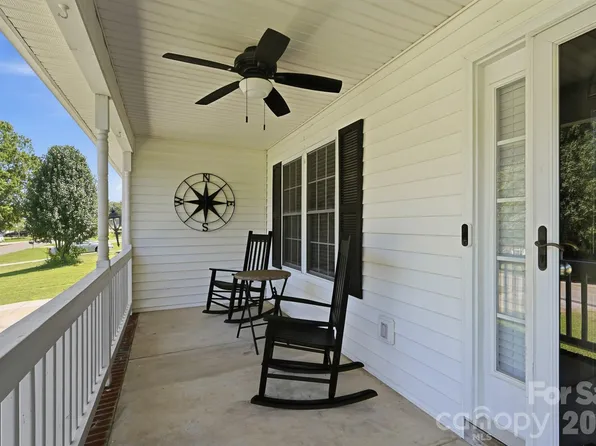 86 5th St, York, SC 29745