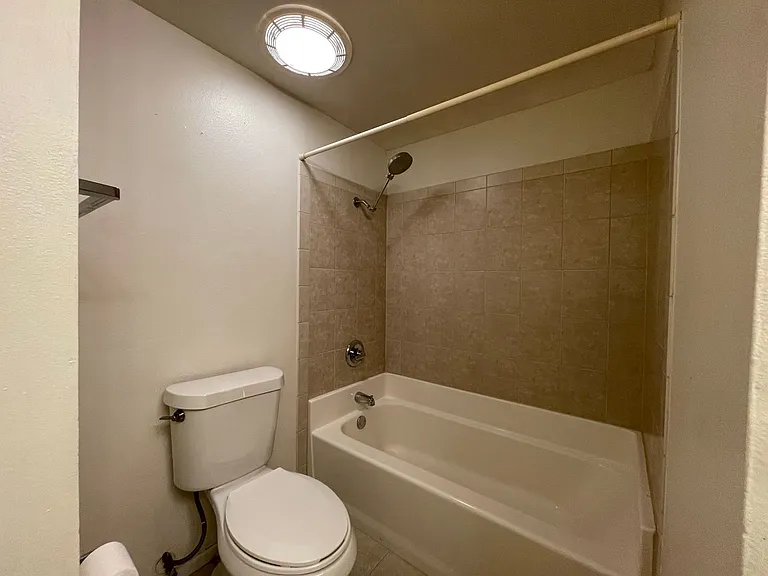 5918 S Willow Way — Photo 10