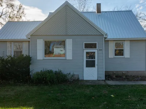 213 W Berlin St, Neshkoro, WI 54960