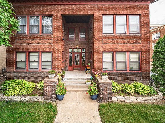 2nd image of 2895 James Ave S #4