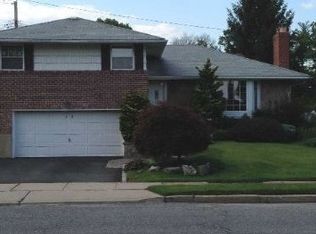 38 Birchwood Park Dr, Syosset, NY 11791