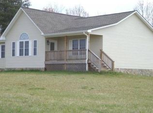 21 Johnson Dr, Glade Hill, VA 24092