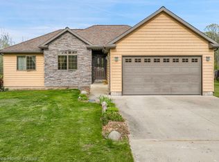 1050 Wales Ridge Rd, Wales, MI 48027