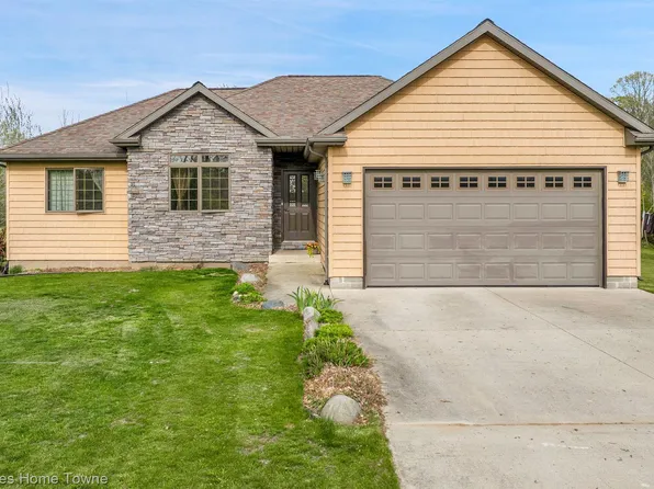 1050 Wales Ridge Rd, Wales, MI 48027