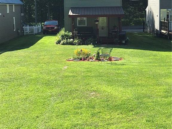 3rd image of 996 Alexandria St