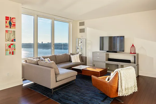 Rented by Compass | media 18