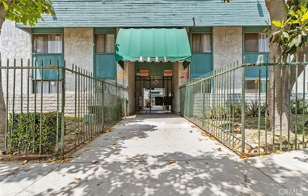 2 bed, 779 sqft, $2,395 — Photo 1