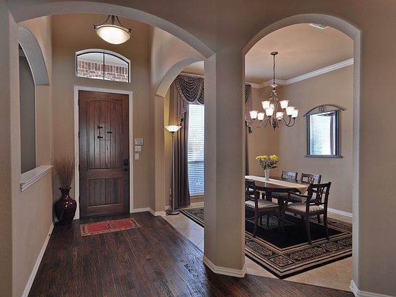 DSC_0046_foyer.jpg