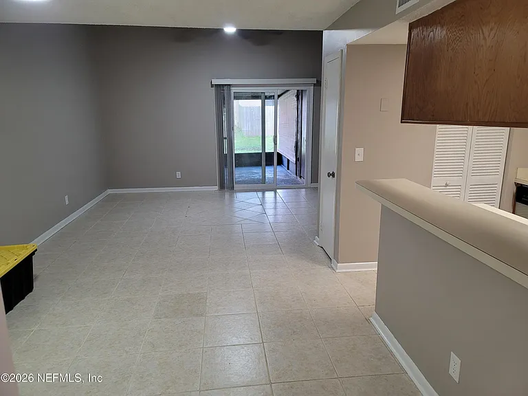 5553 Greatpine Ln S — Photo 8