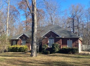 1005 Ridglea Dr, Burns, TN 37029